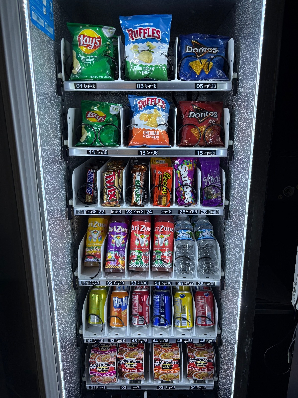 combo vending machine, TNC  made in china,. Great condition 