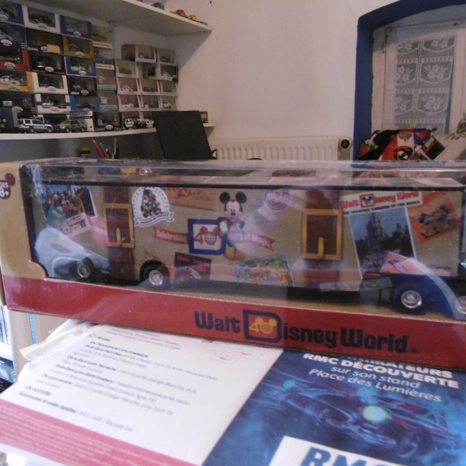 camions miniature americain disney world hot wheels - Photo 3/4