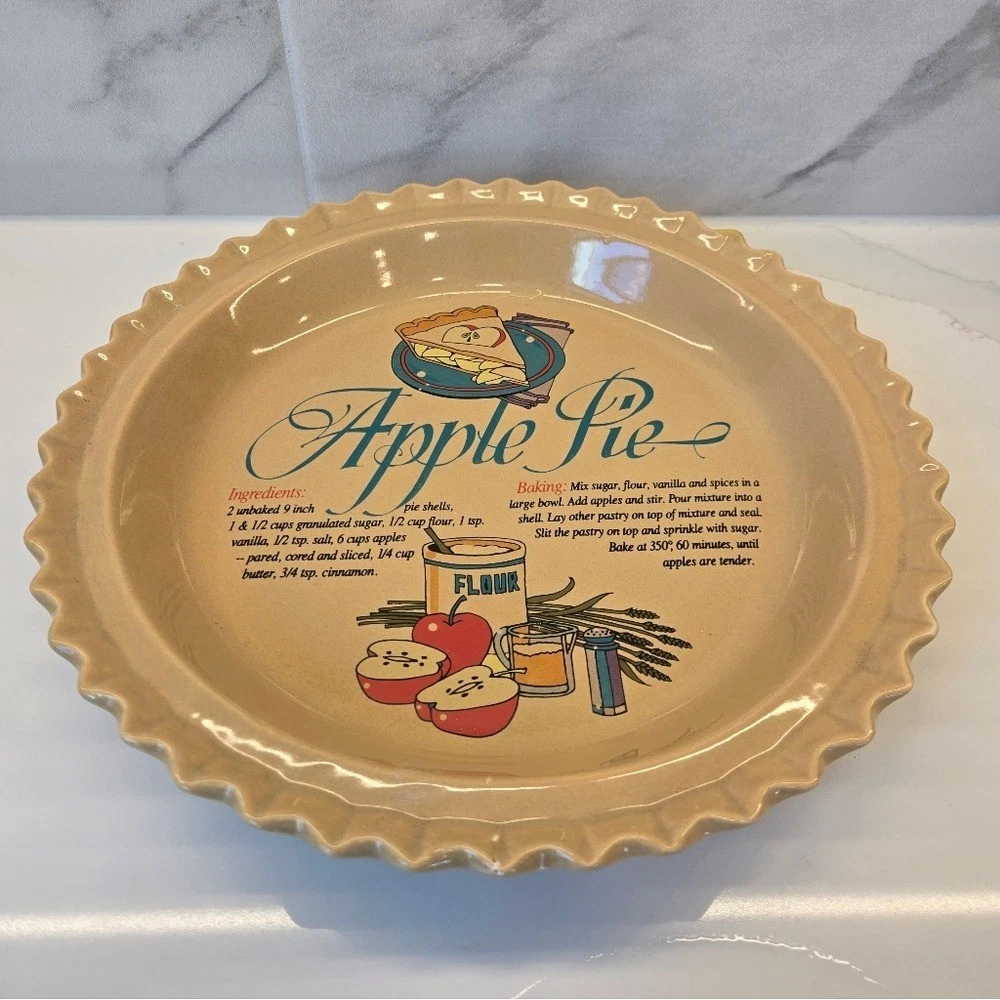 Universal Trumps Corp Ceramic Apple Pie Keeper Covered Recipe Dish Vintage
Opens in a new window or