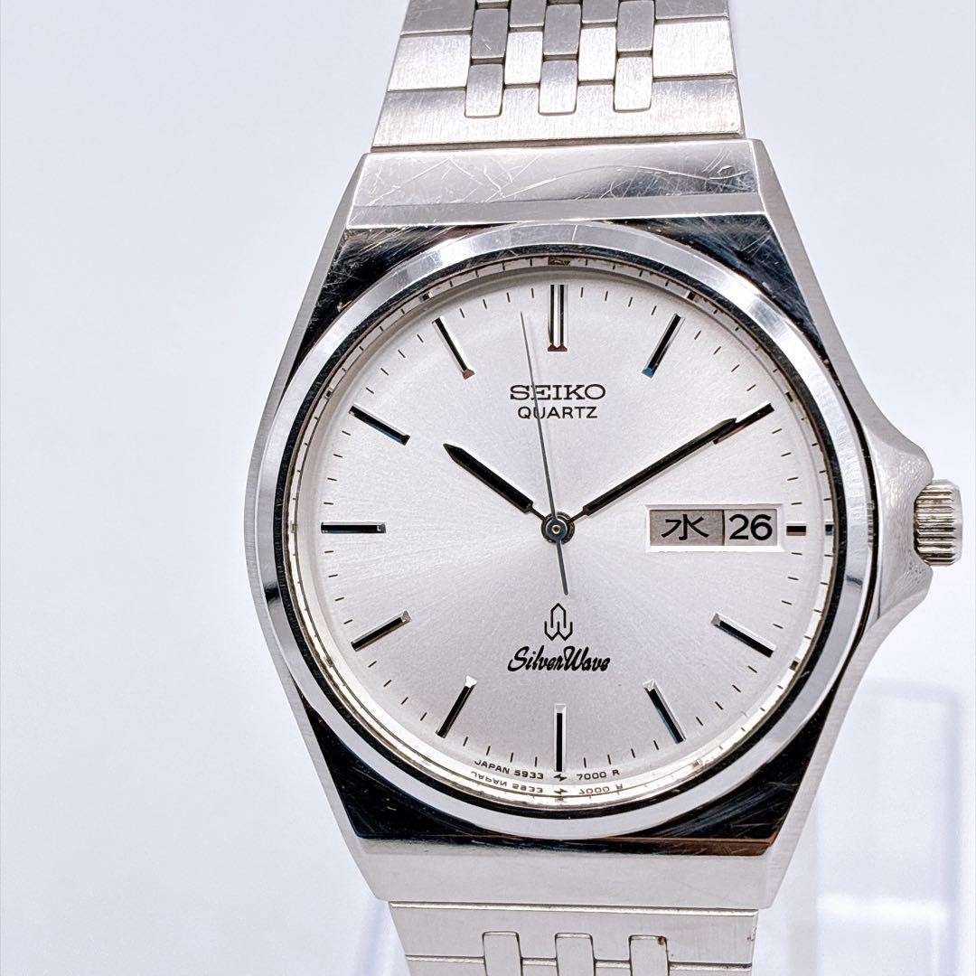 Seiko Silver Wave 5933-7000 Wristwatch Vintage Quartz - Gem