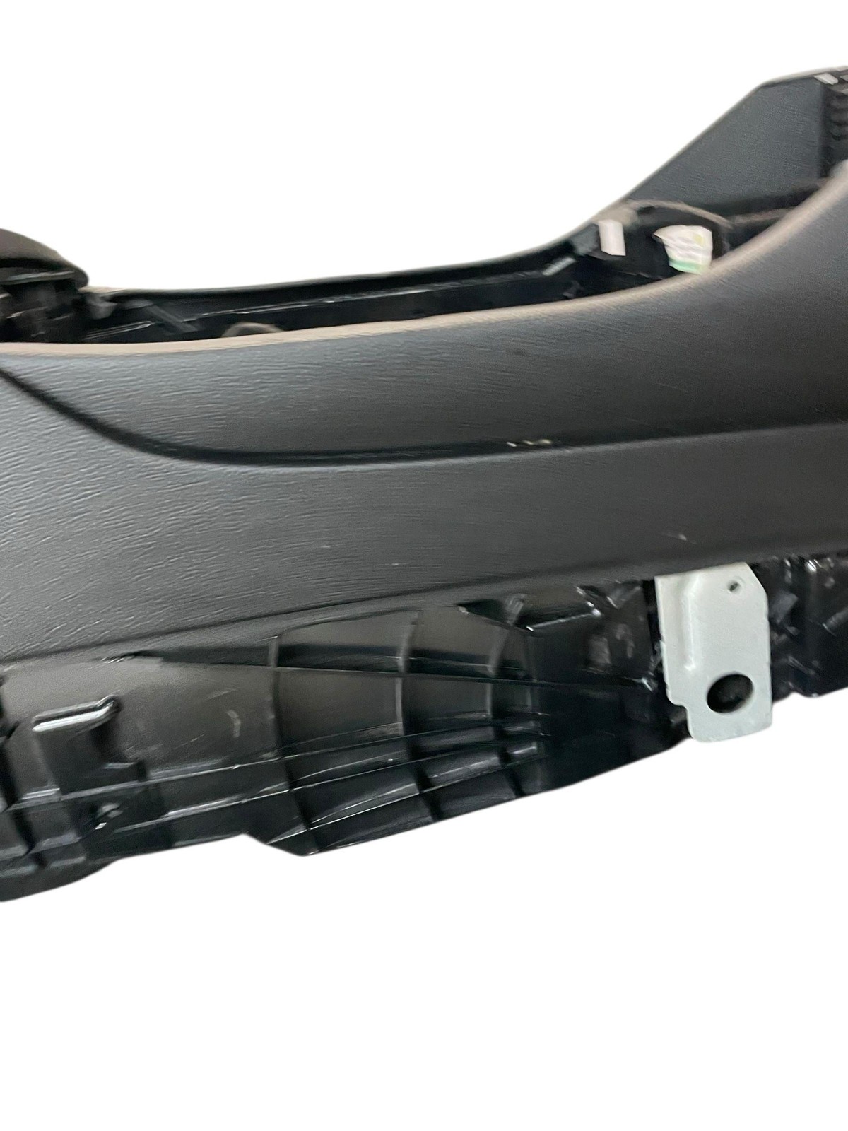 2017-2020 MASERATI LEVANTE FRONT CENTER CONSOLE BASE ASSEMBLY W/ TRAY & ARM REST