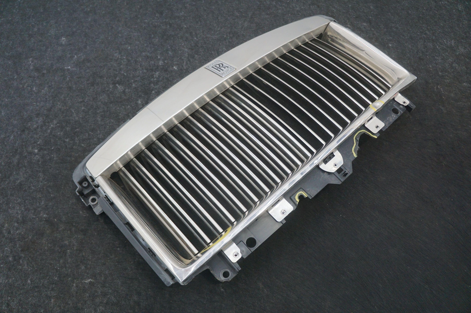 Front Bumper Center Grille 51117234938 Rolls Royce Ghost Series I 2009-14 *Note*