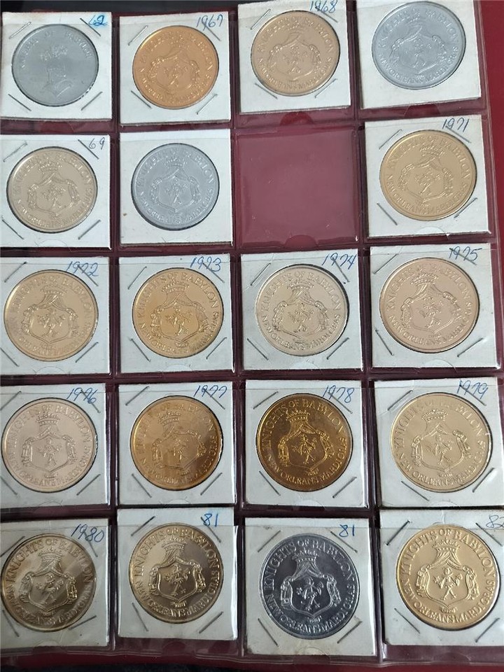 70s 400+ LOT Binder New Orleans Massive Mardi Gras Tokens Doubloons