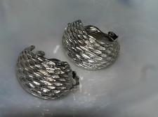 Vintage Dimpled Silvertone Half Hoop Clip Earrings   0.75 inches in diameter  