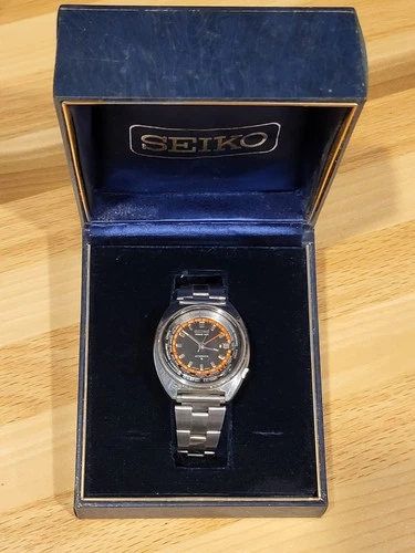 RARE, Original Vintage 1970s Seiko World Time GMT Automatic Black Dial 6117-6400