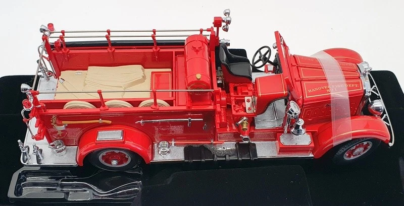 Road Signature 1/24 Scale 20098 - 1935 Mack Type 75BX - Red - Image 3 of 4