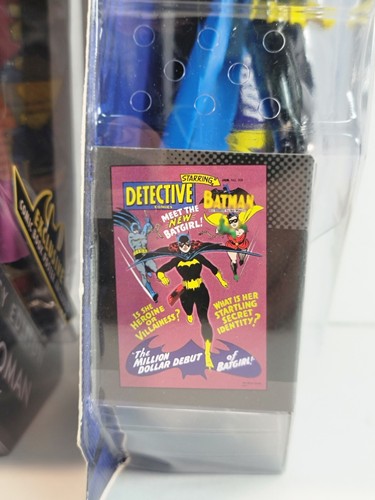 BATGIRL & CATWOMAN LEGACY EDITION DC UNIVERSE 7" ACTION FIGURES 2011 MATTEL - Picture 15 of 23