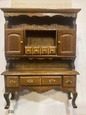 CONCORD DOLLHOUSE  MINIATURE NICE BROWN HUTCH, CABINET #1823, M/OB, NICE!!