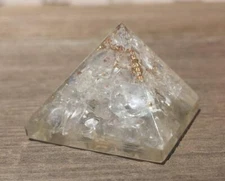 SMALL (25-30mm) CLEAR QUARTZ ORGONE GEMSTONE PYRAMID ORGONITE
