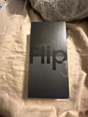 Samsung Galaxy Z Flip4 128GB  Graphite AT&T Only Excellent 