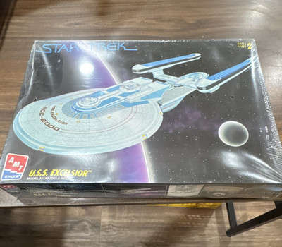 AMT Ertl Star Trek U.S.S. Excelsior NCC-2000 Model Kit 6630 w/ Stand Decals