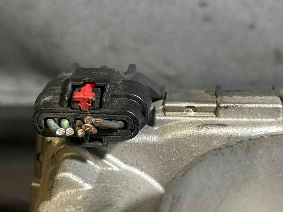 Fits 2011-2016 Chrysler Town & Country, 3.6L Throttle Body, OEM:5184349AC - Image 2 of 4