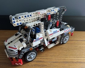 LEGO TECHNIC: Bucket Truck (8071) Completely Built w/Original Box & Instructions
