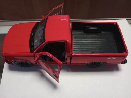 MAISTO 1/24 SCALE 1993 CHEVY 454 SS W/ BLACK CUSTOM WHEELS, NEW NO BOX. - Foto 13 di 14