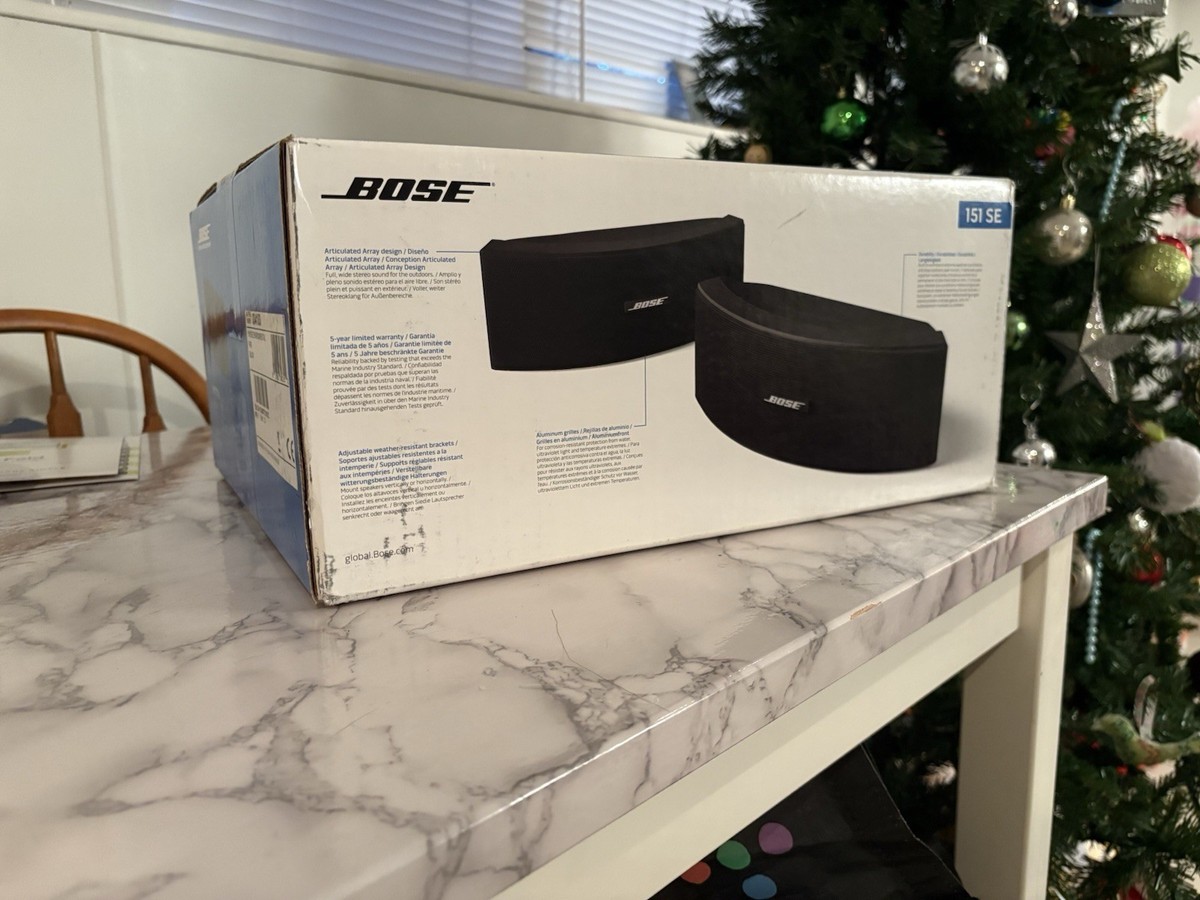 New Sealed Box* Bose 151 SE Environmental Speakers Black