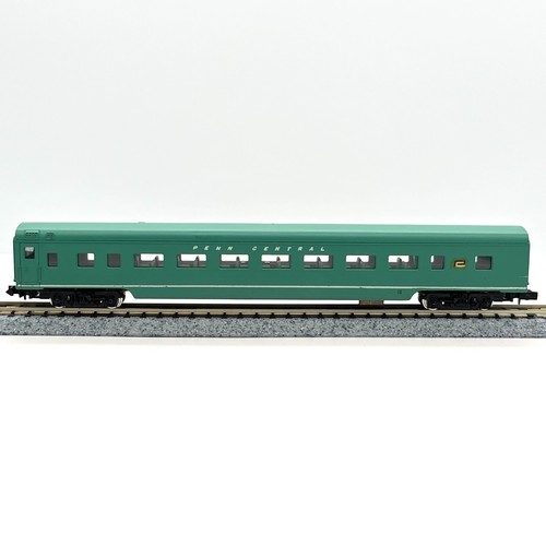 Con-Cor 4011C Penn Central Smoothside Pullman Passenger Coach N Scale - Picture 3 of 10