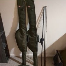 3 x Carp rods 12 ft-Jrc defender & 3 x Mitchell baitrunners & bags ex condition.