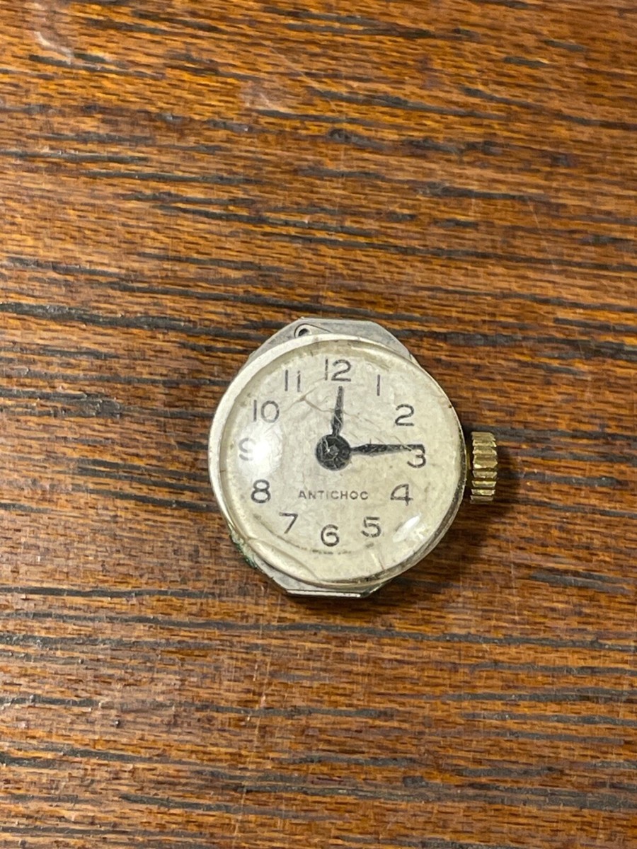 Montre Femme - Pile à Changer / à Réviser - Occasion Pour Dépannage Ou Pièces