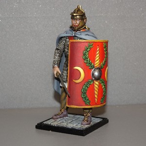 miniature roman soldiers