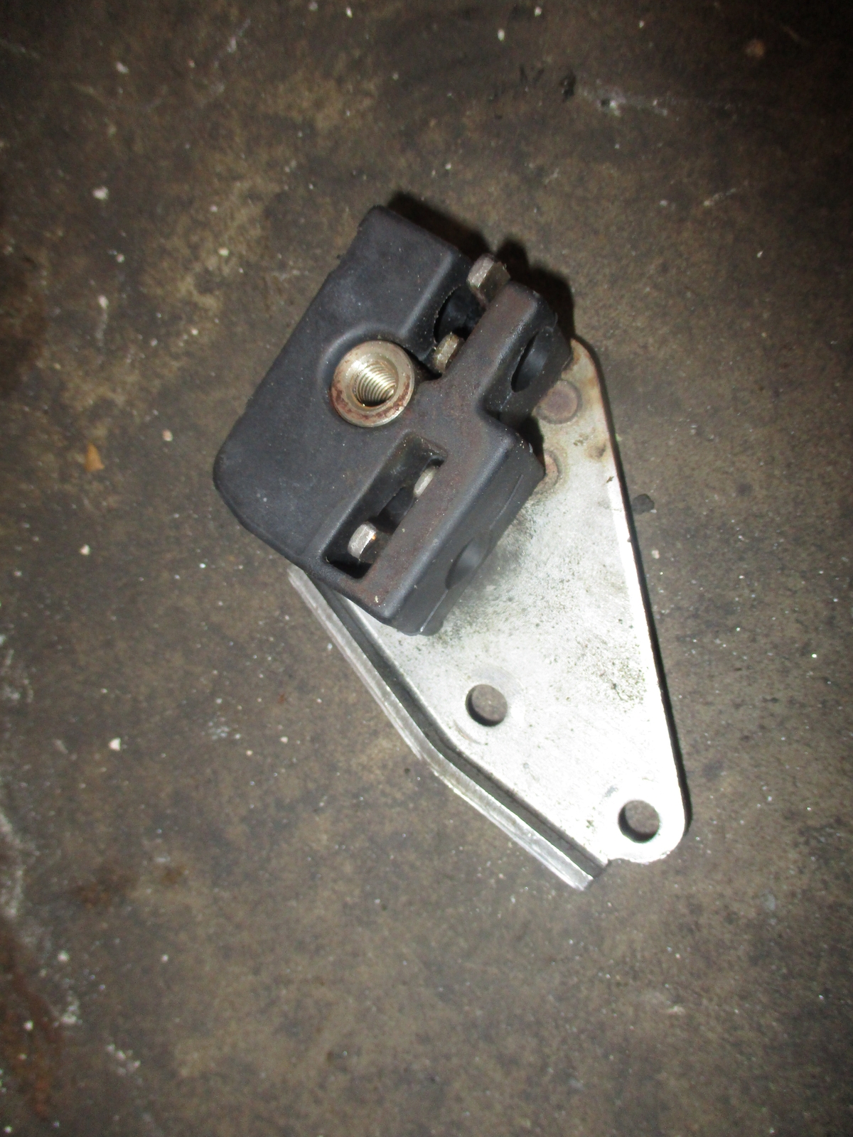 Suzuki DF140 140hp outboard rigging grommet (6112490J30) eBay