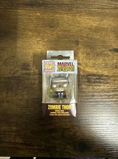 Funko POP! Figura exclusiva Marvel Zombies Zombie Thor #787 GITD EE con estuche