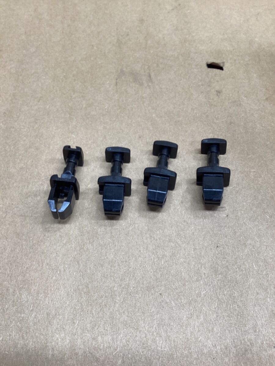 LOT OF 4 YORK COLEMAN LUXAIRE S1-02131399000 1/4 TURN DOOR LOT OF 4 YORK COLEMAN LUXAIRE S1-02131399000 1/4 TURN DOOR