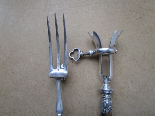 Ancien beau service à gigot pince, fourchette et 2 couteaux argent massif fourré - Picture 7 of 13