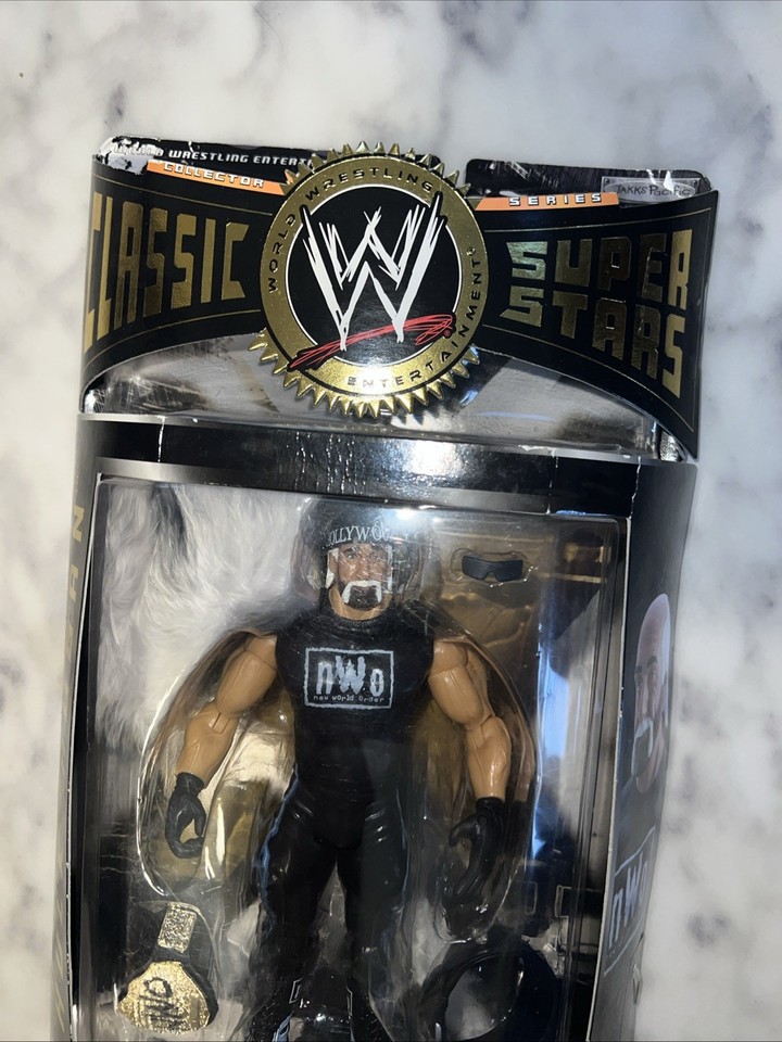 WWE Superstars Series 8 Red HULK HOGAN Unpunched IN HAND