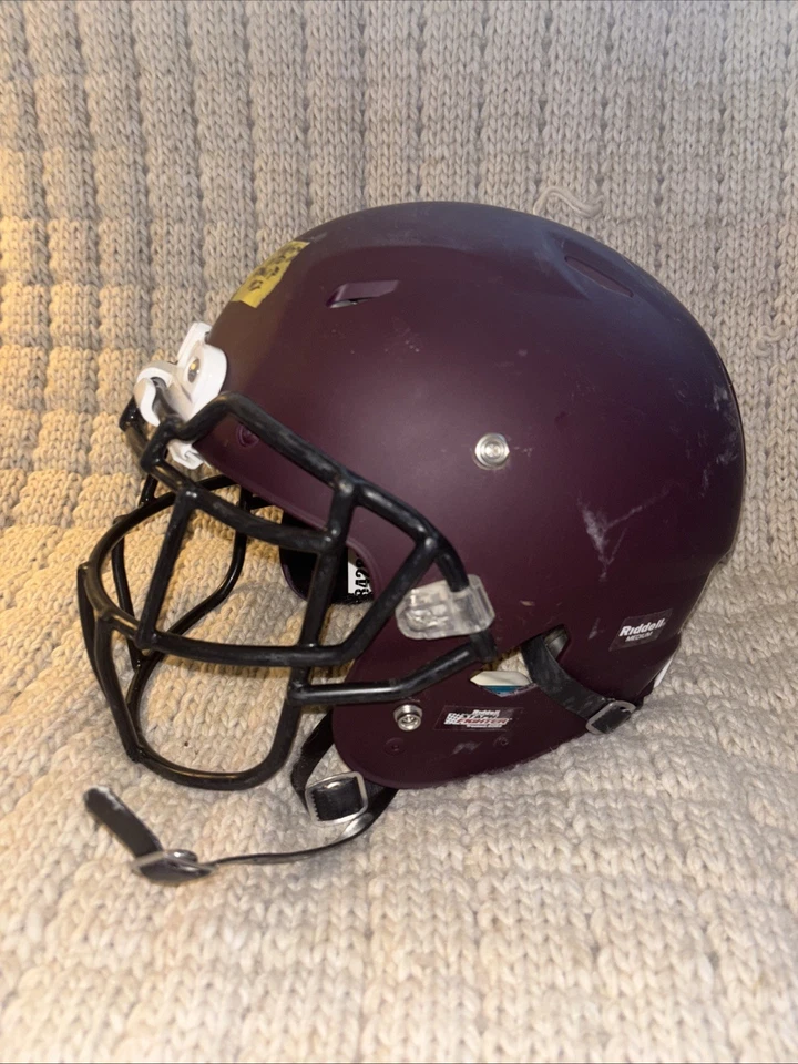 Schutt Vengeance VTD Adult medium, Football Helmet (Flat Mar W/ Black Face Mask) - image 3 of 4