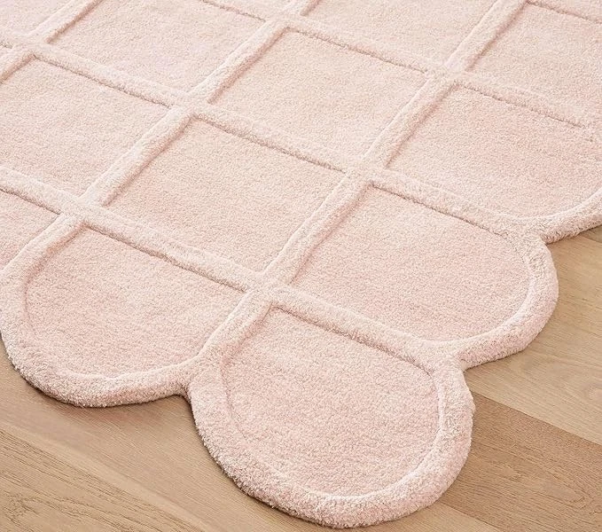 Hand-Tufted Pink Wool Rug – Scalloped Edge Modern Area Carpet for Bedroom - Image 3 of 4