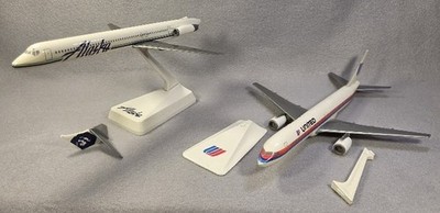 2 Airline Snap Together Model Kits Alaska & United w/Stands for Parts/Repair