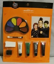 Hyde And Eek Family Make Up Kit Fake Blood, Cream, Sponge, 6 Makeup Trays