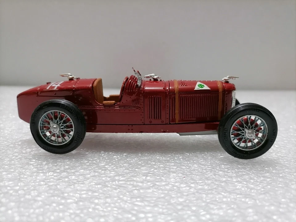 ALFA ROMEO P2 W. Champion  - Vintage 1:25 Scale , Mebetoys ,  Made in Italy 1975 - Image 3 of 4