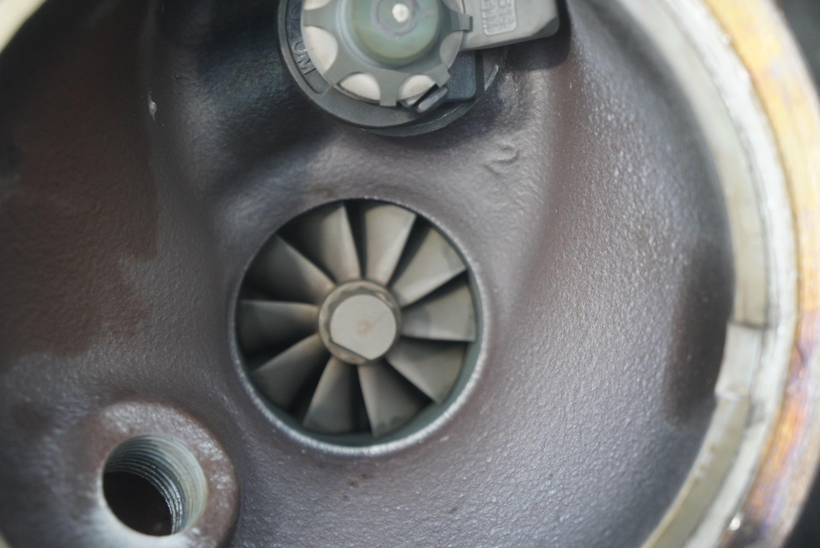 Right Engine Turbo Turbocharger Assembly 0P2145654A OEM Lamborghini Urus 2019