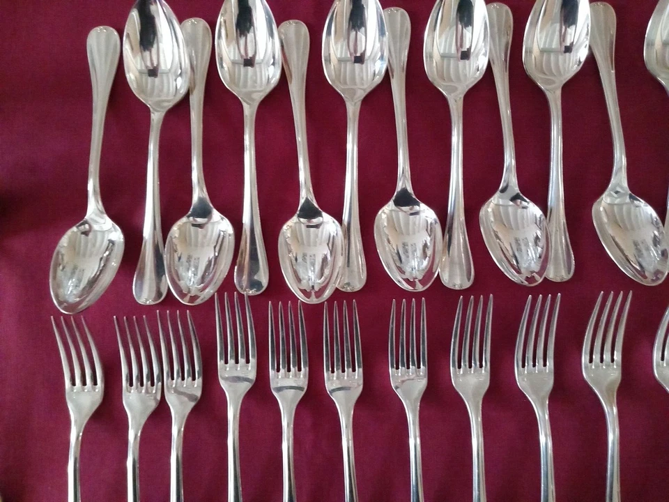 1 ménagère 25 couverts en métal argenté ercuis modèle Dampierre - Photo 2/4