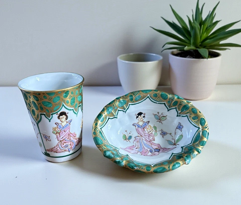 COPO E PRATO SHERLE WAGNER CHINOISERIE SENHORA COM BORDA VERDE DOURADA! - Imagem 2 de 4