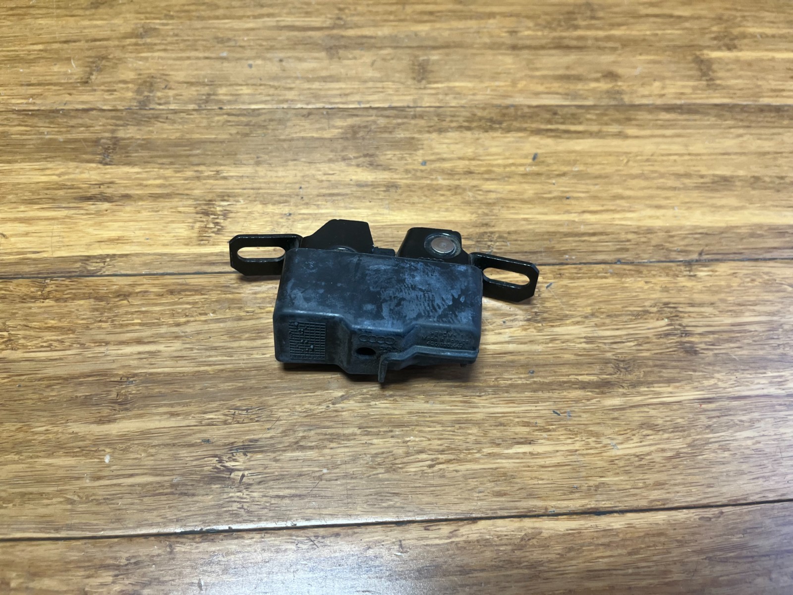 Audi R8 2016-2024 Front Right Hood latch