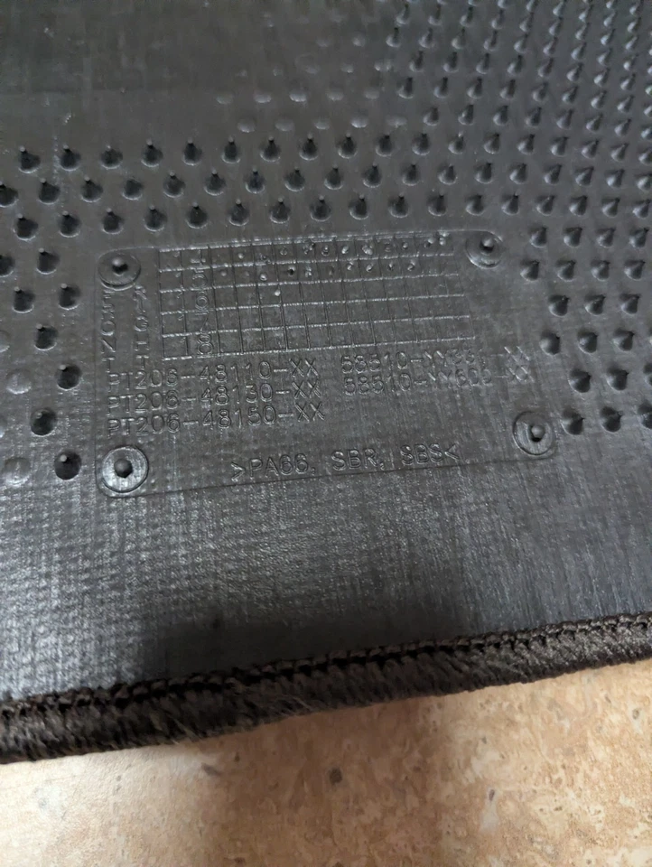 Alfombrillas Lexus RX350 RX450H (2013-2018) 4 piezas OEM marrón PT206-48130-40 Foto 4 de 4