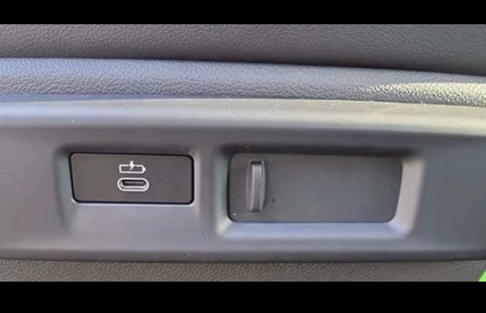 BMW X5/X6/X7 Series G05 G07 G60 Rear Entertainment Android Screen Plug and Play - Image 4 of 4