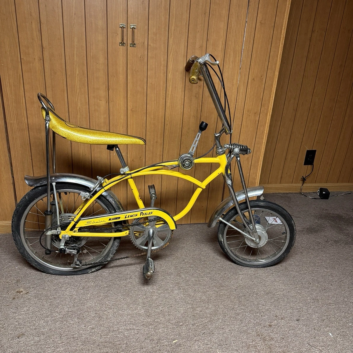 Vintage Schwinn Stingray Bike In Collectible Complete Bikes for