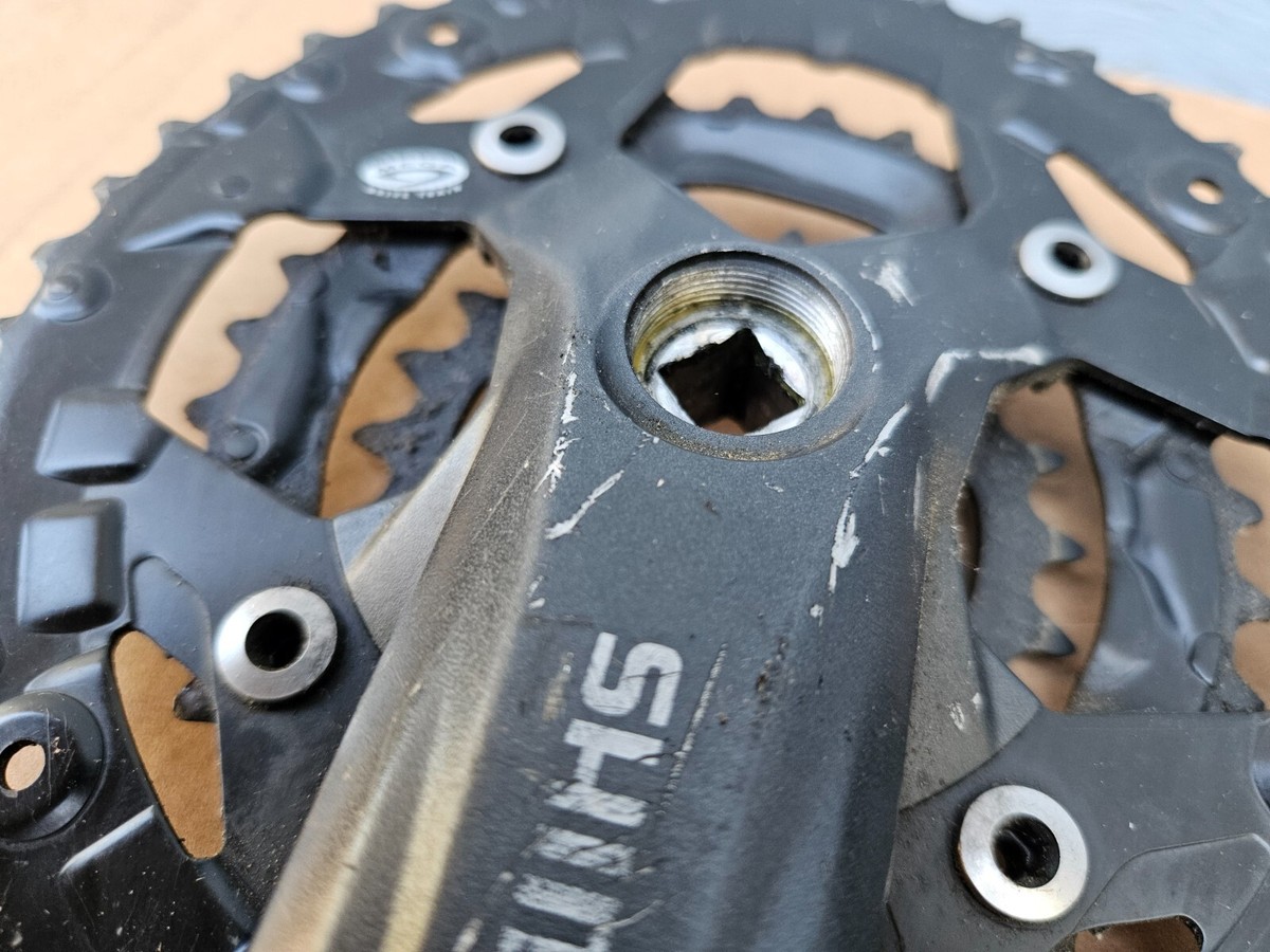 Pédalier Shimano FC-MC16 (VIA) 175mm - Plateau Triple 24/34/42 Dents + Manivelles