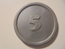 Chiny żeton "Heiermann", średnica 33 mm, grubość 2 mm, waga 2 g tworzywa sztucznego.