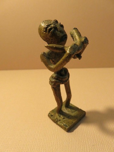 2 estatuillas de metal africano estilo ashanti de arte popular vintage de latón fundido Ghana estilo ashanti - Imagen 6 de 11