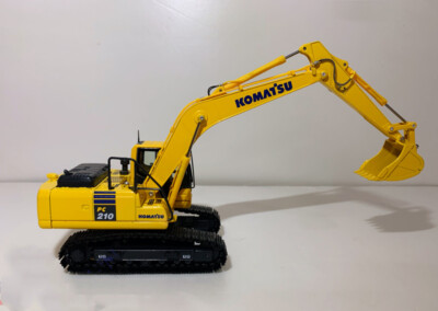 ミニカー KOMATSU pc210lc Komatsu PC210LC-11 Tracked Excavator with Hammer Drill 1/50