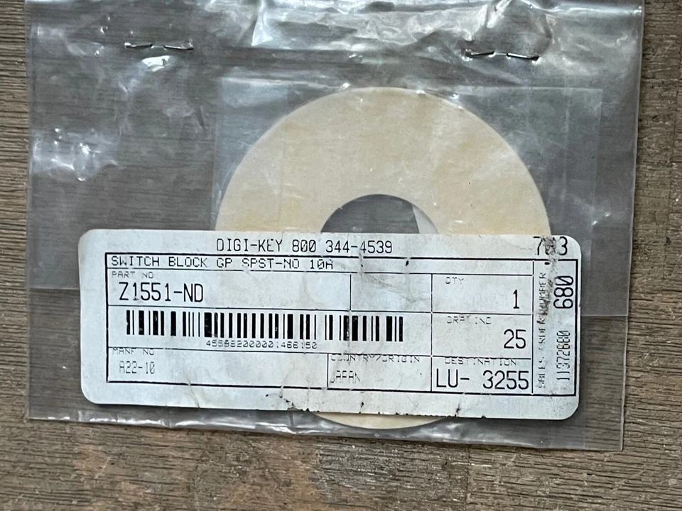 OMRON A22Z-3466-1 PLACA LEYENDA PARADA DE EMERGENCIA NEGRO/AMARILLO NUEVO Foto 2 de 2