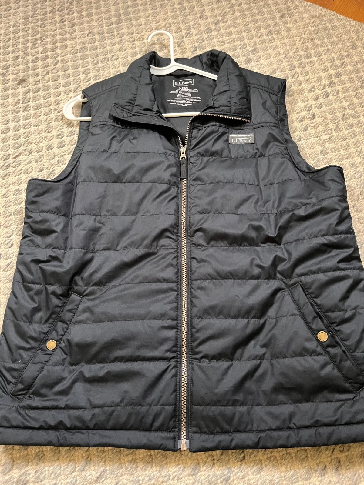 LL Bean Mountain Classic Puffer Vest Mens Large Black Water Resistant Insulated - product detail image 1