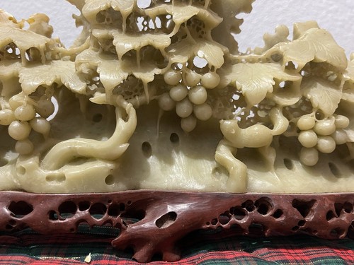 Vintage Chinese Hand Carved Soapstone Sculpture on Stand Grape and Leaf Design - Picture 7 of 8