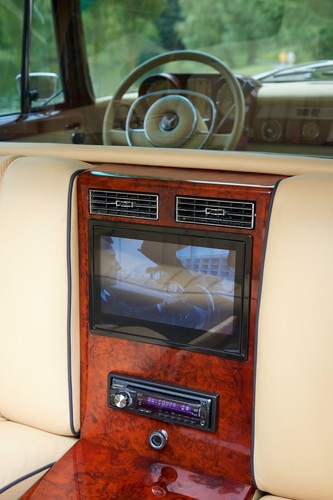 Mercedes-Benz 600 Pullman - Picture 10 of 11