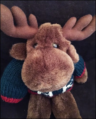 Vintage MOOSE Plush Toy Alaska 35cm tall Hand Knit Jumper Sweater - Picture 3 of 4