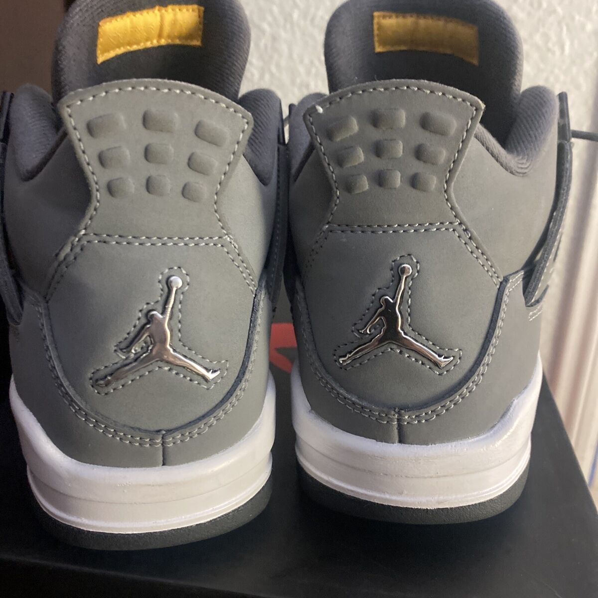 Air Jordan 4 Retro GS 'Cool Grey' 4-5Y 408452-007 CONDITION Air Jordan 4 Retro GS 'Cool Grey' 4-5Y 408452-007 CONDITION